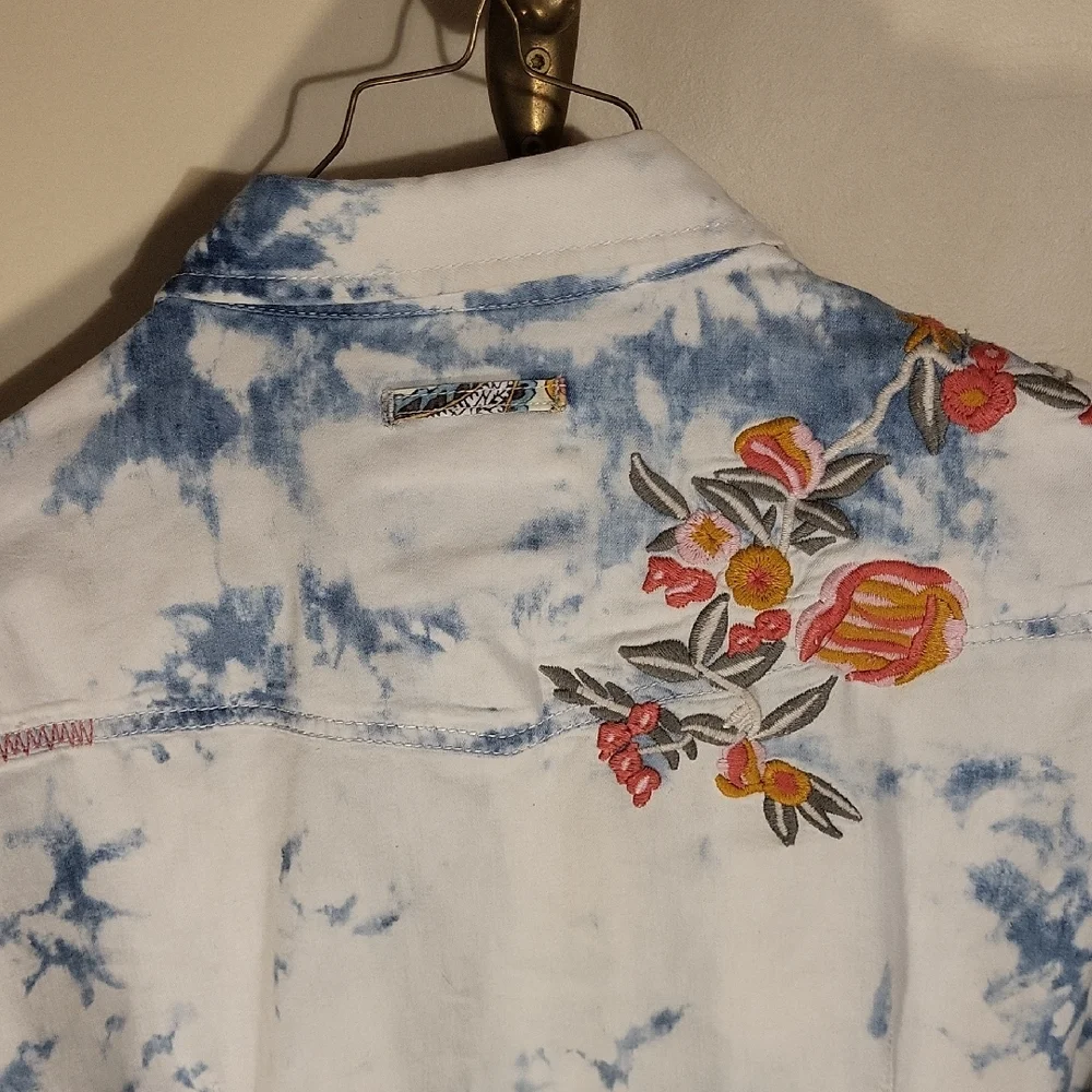 Micheal Ryan Embroidered Tie-Dye Denim Shirt  With Pearl Snaps- L - Picture 8 of 10